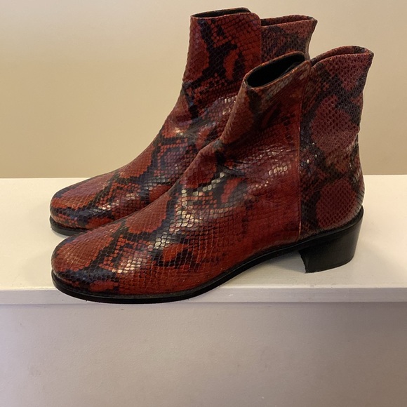 Stuart Weitzman Easy On Reverse Python Embossed Leather in red - Picture 4 of 10